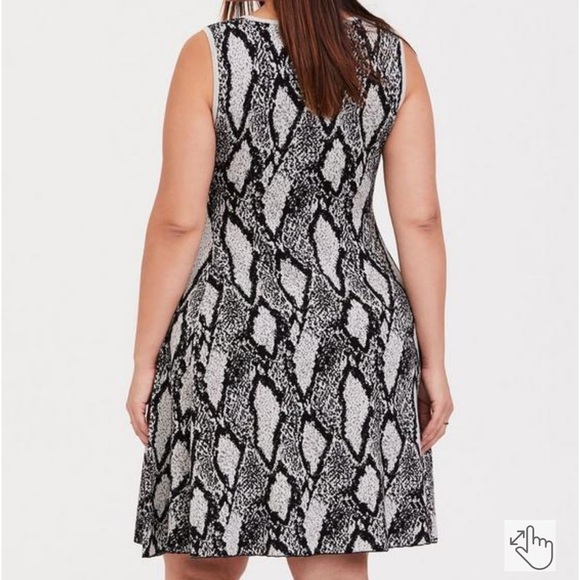 NWT Torrid Black Snakeskin Print Sweater-knit
Trapeze Dress Size 2X - Picture 4 of 15
